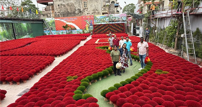 Hanoi – Duong Lam Ancient Village – Quang Phu Cau Village 1 Day