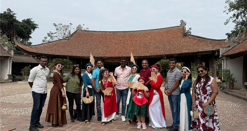 Hanoi – Duong Lam Ancient Village – Quang Phu Cau Village 1 Day